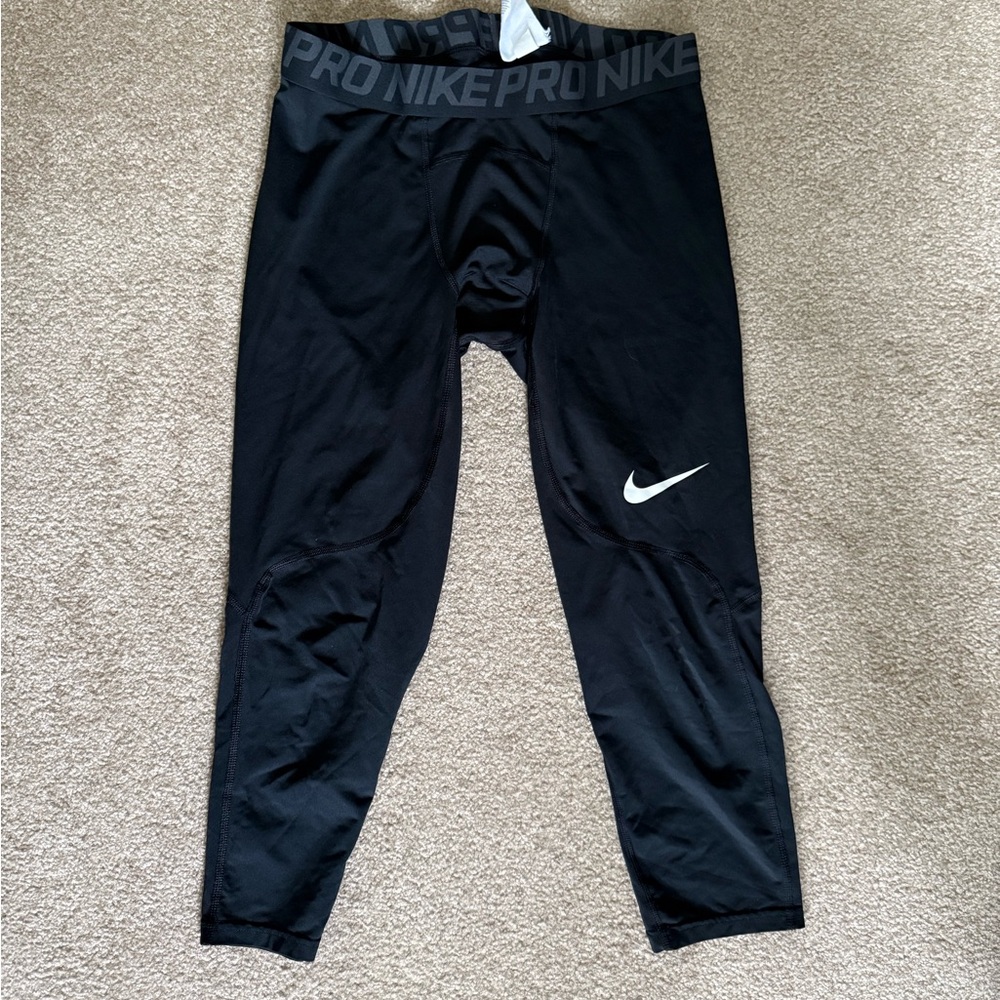Nike Pro Black 3/4 Leggings with White Logo